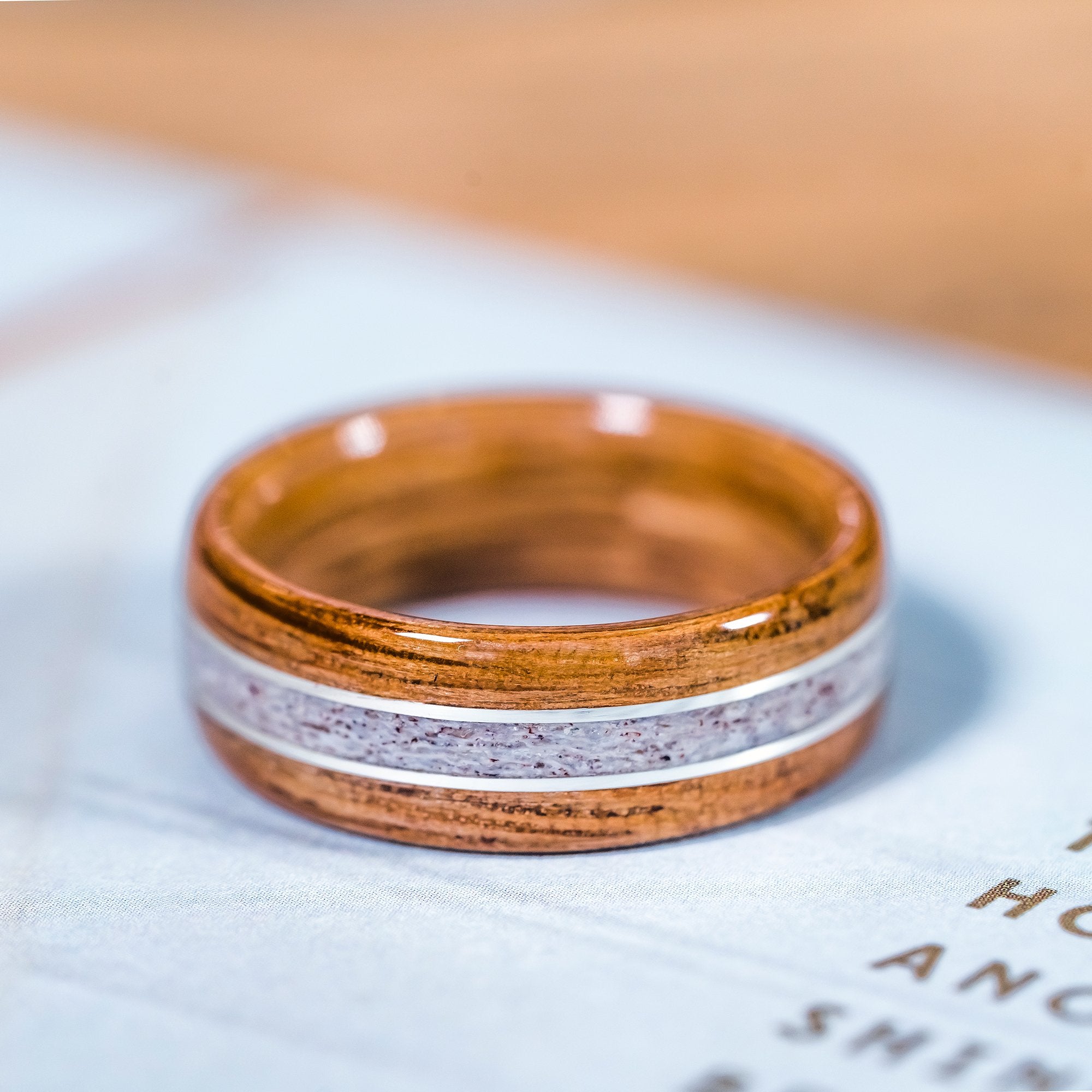 (In-Stock) Natural Jim Beam & Elk w/Double Silver - Size 11/9 mm Wide