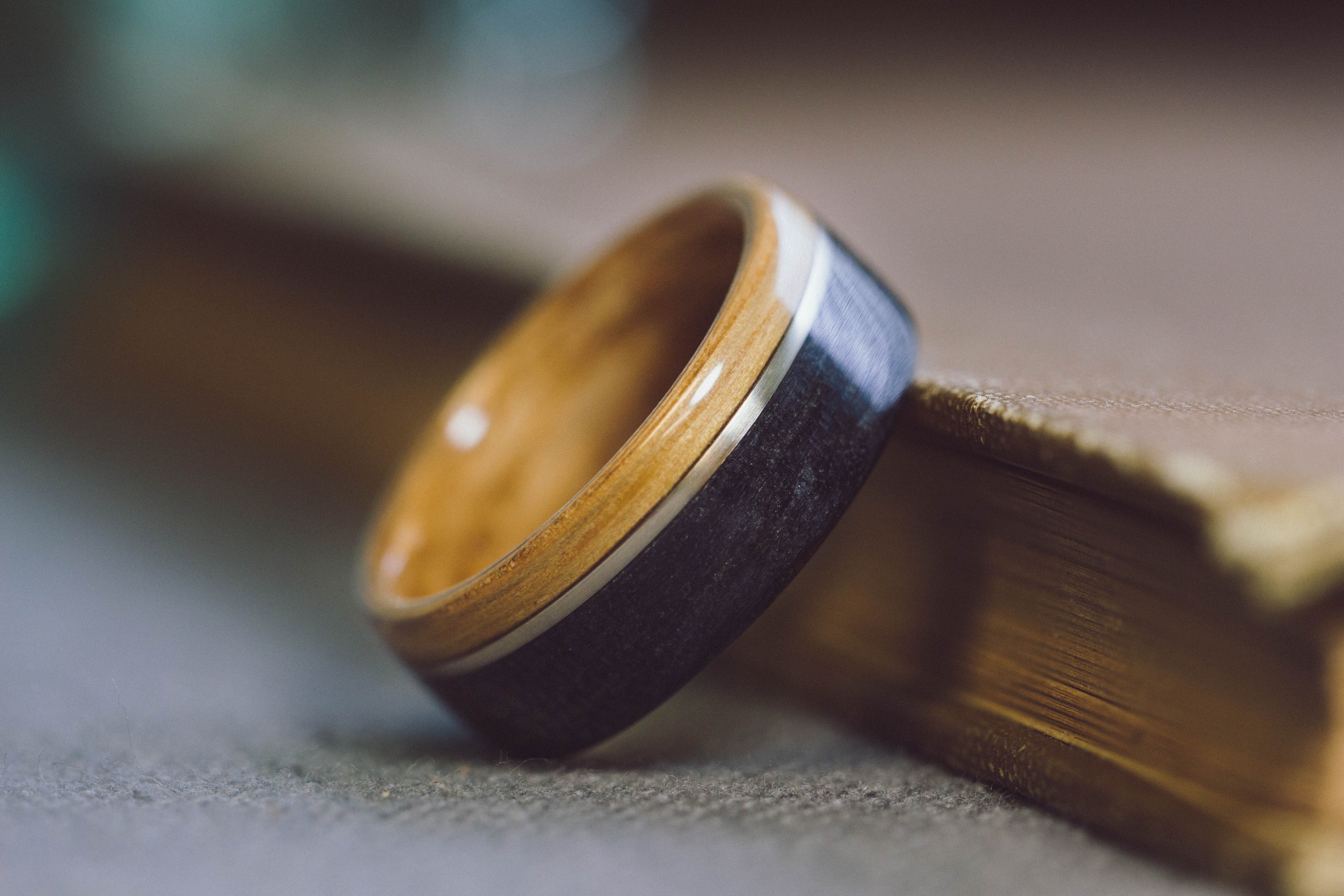 (In-Stock) Offset Whiskey Double - Buffalo Trace w/ Yellow Gold & Natural Buffalo Trace Liner- Size 9/9mm Wide