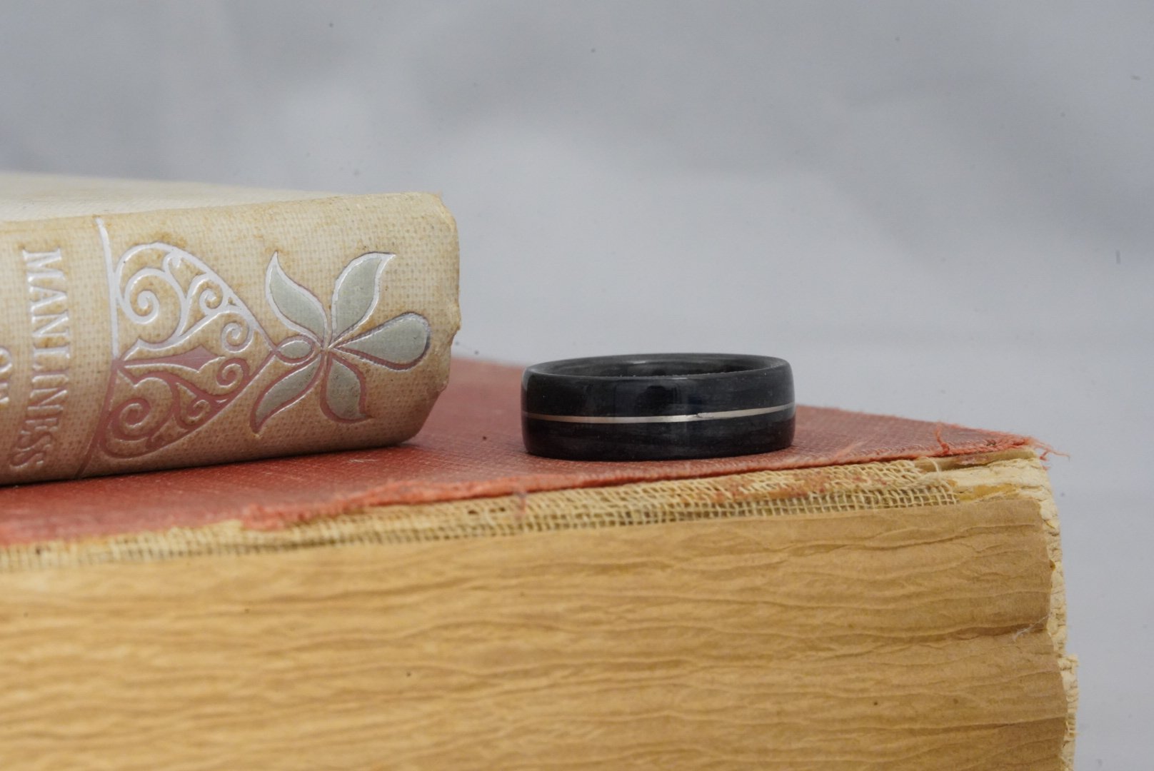(In-Stock) Weathered Buffalo Trace Whiskey Barrel w/Centered Silver Inlay - Size 12/7 mm Wide