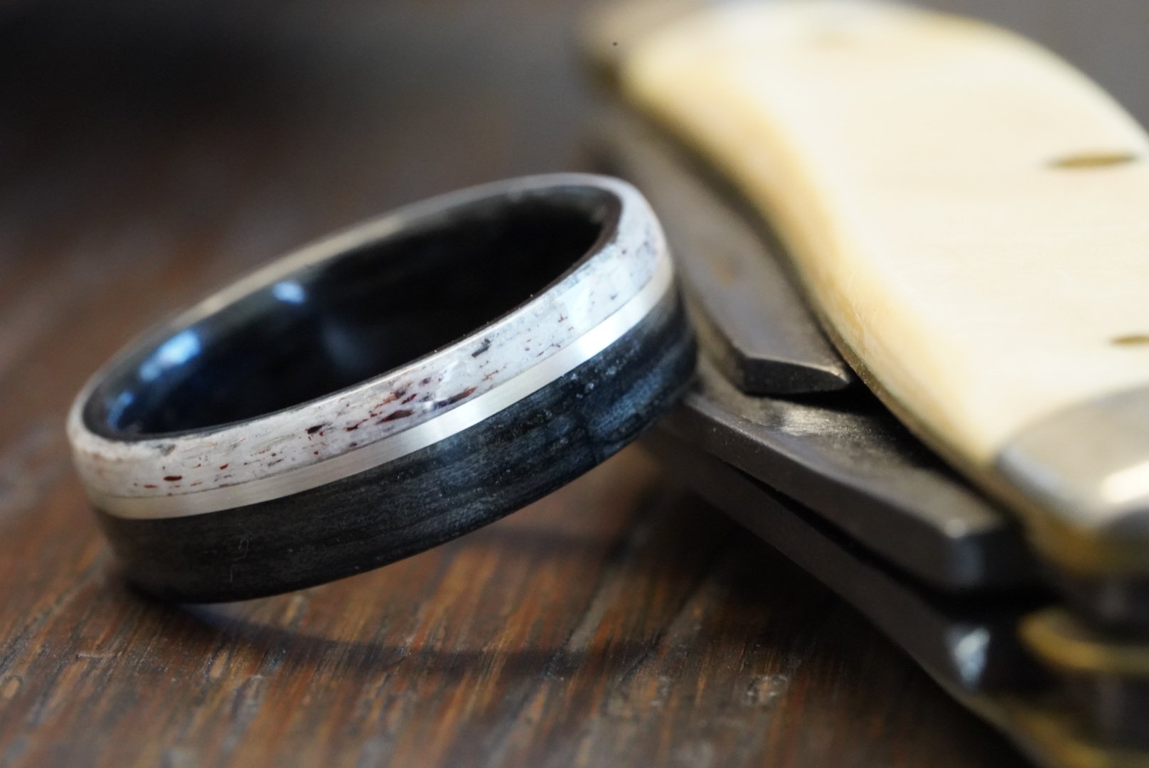 (In-Stock) Weathered Maker's Mark Whiskey Barrel with Colorado Elk Antler Edge and Offset White Gold Inlay  Size 12.75 / 7 mm Wide
