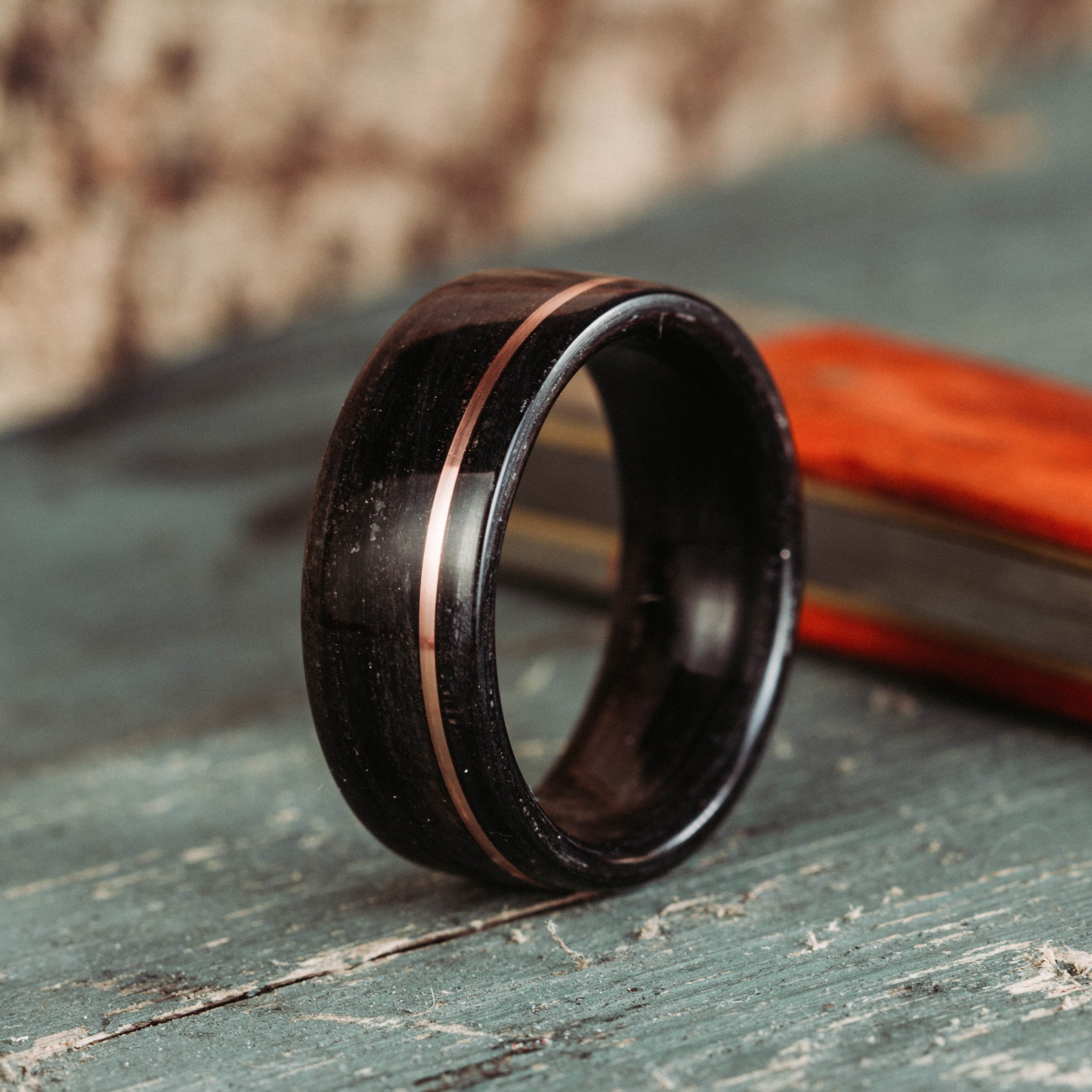 (In-Stock) Weathered Maker's Mark Whiskey Barrel w/Offset Rose Gold - Size 10.5/9 mm Wide