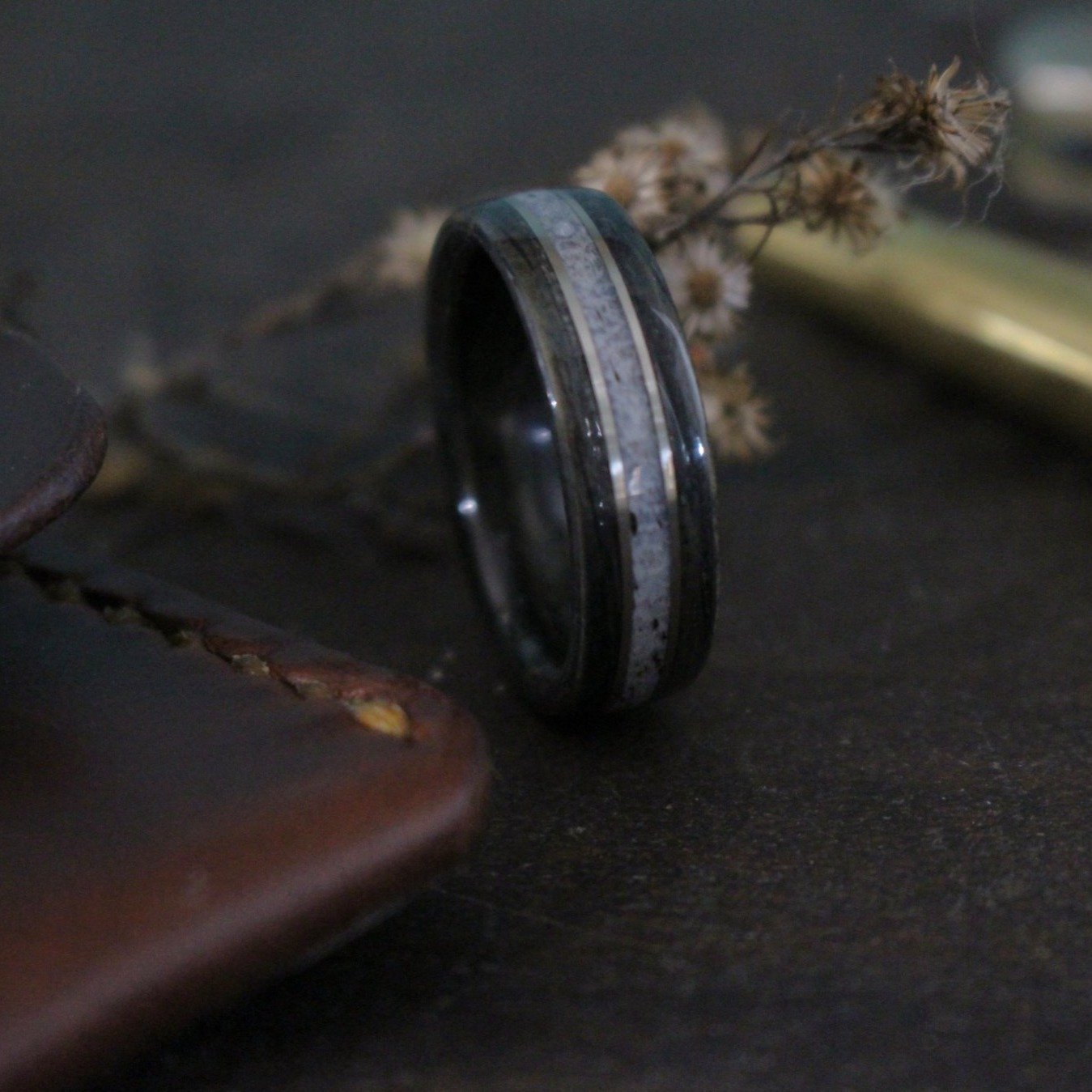 (In-Stock) Weathered Jack Daniel's & Elk w/Double White  Gold - Size 10.75 / 9 mm Wide