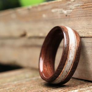 (In-Stock) Antique Walnut and Jim Beam Liner w/Elk and Double Rose Gold - Size 11/9 mm Wide